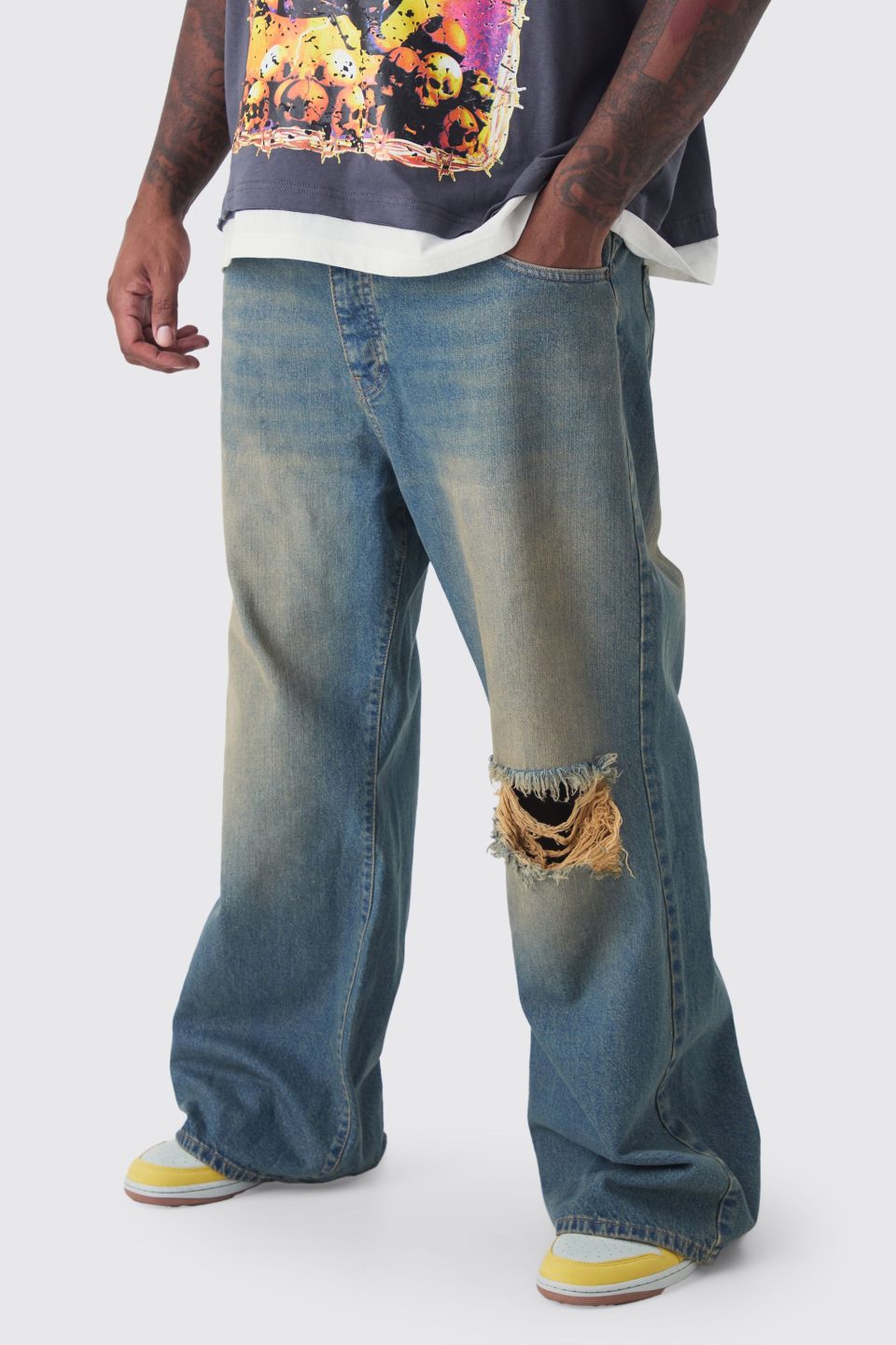 Plus Relaxed Flare Rigid Knee Rip Tinted Denim Jeans