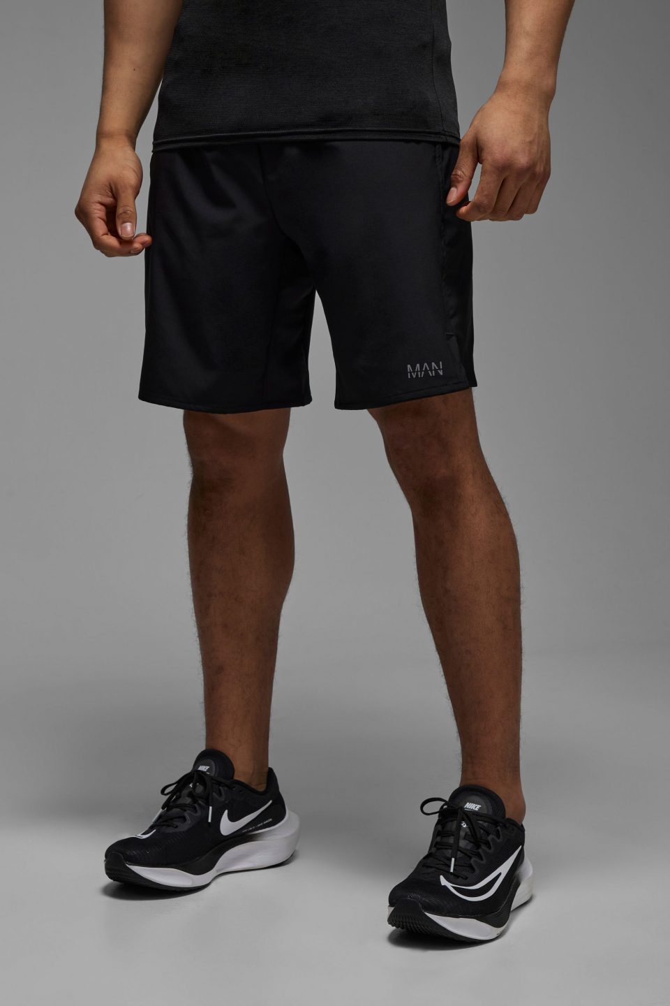 Man Active Stretch Woven 9inch Short
