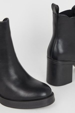 Round Toe Platform Ankle Boots