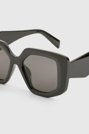 Black Frame Oversized Sunglasses