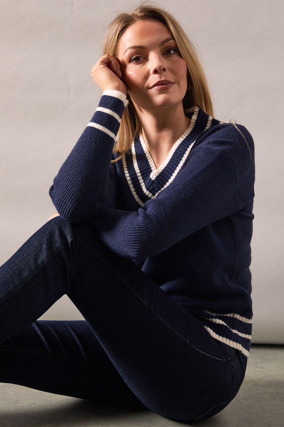 Tipped High V Neck Ribbed Jumper