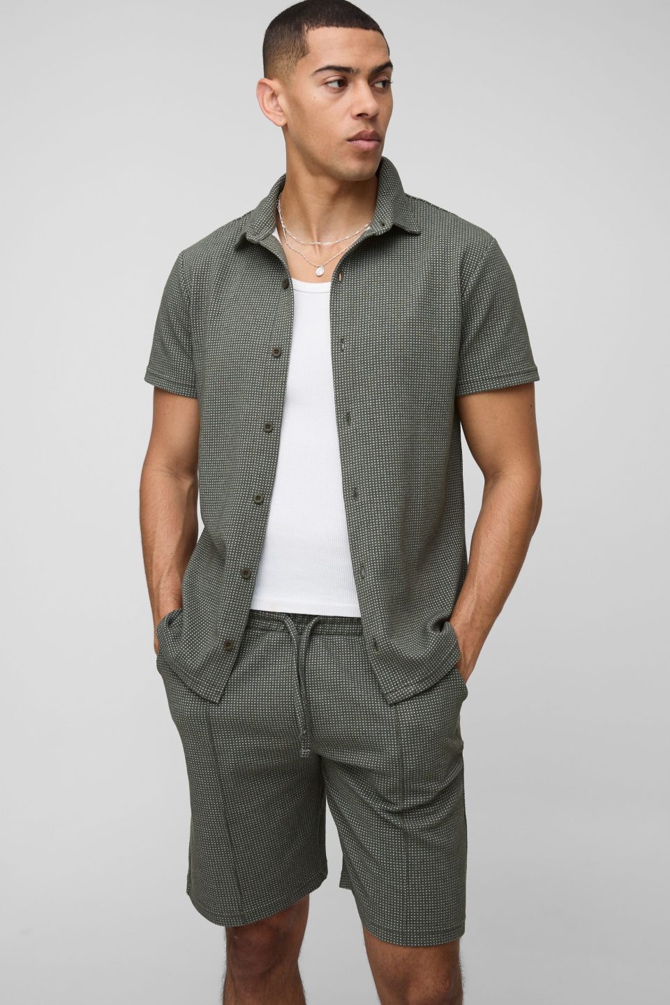 Slim Short Sleeve Collared Shirt & Comfort Pintuck Short