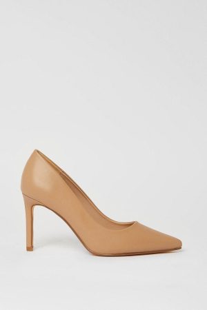 Dash Pointed Toe Court Shoes