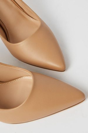 Dash Pointed Toe Court Shoes
