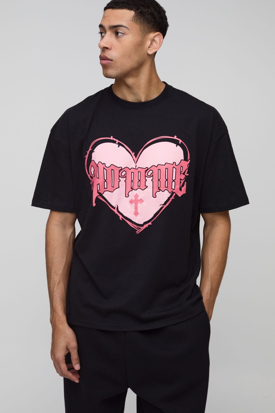 Oversized Gothic Homme Heart Graphic T-Shirt