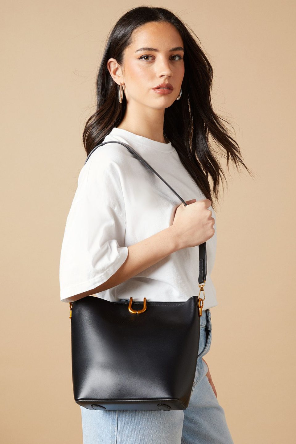 Jenny Hardware Detail Bucket Bag With Inside Pocket