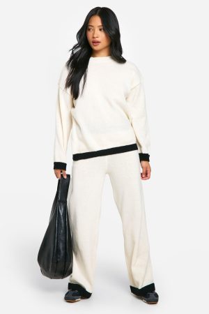 Petite Contrast Knitted Jumper And Trouser Co Ord
