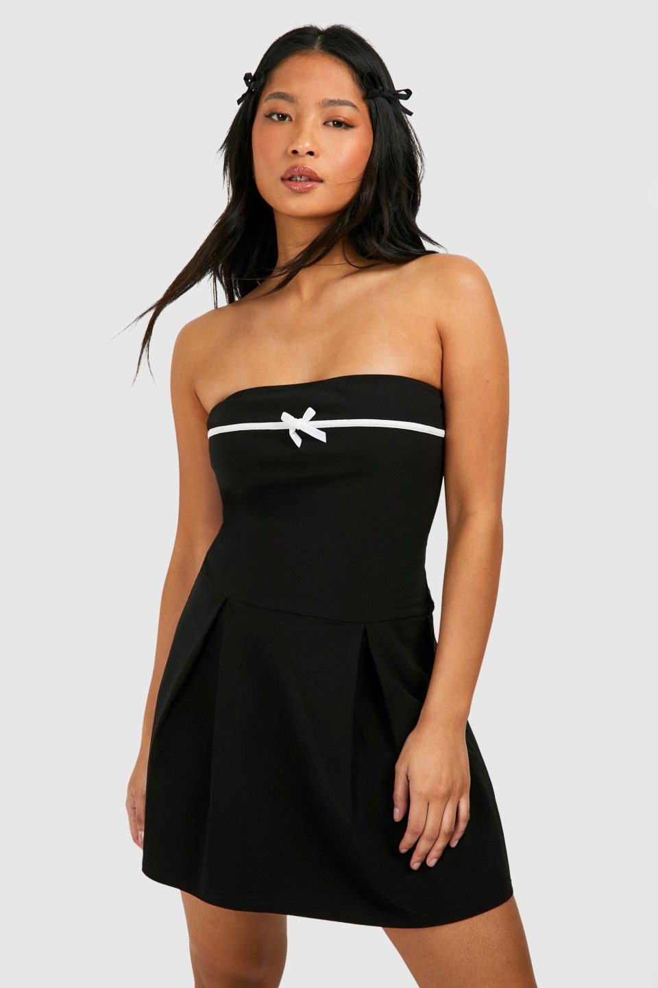 Petite Bow Contrast Pleated Bandeau Mini Dress