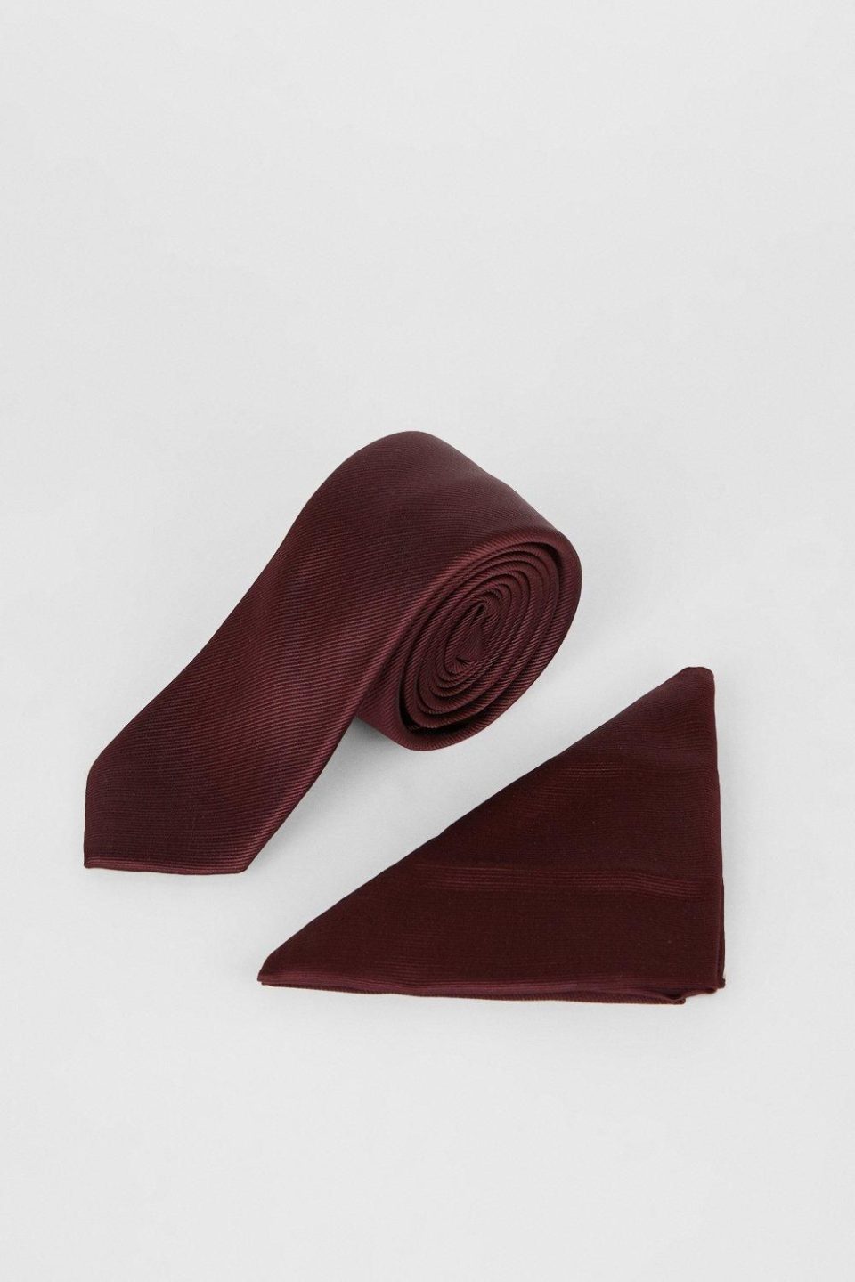 Burgundy Plain Tie And Pocket Square Set