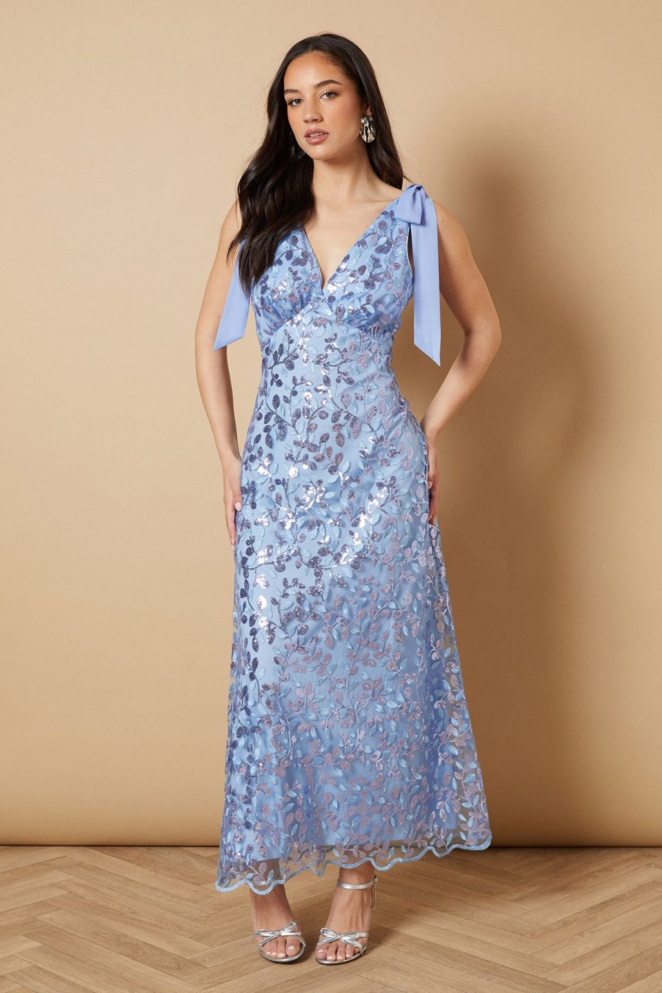 Embellished Floral V Neck Midaxi Dress