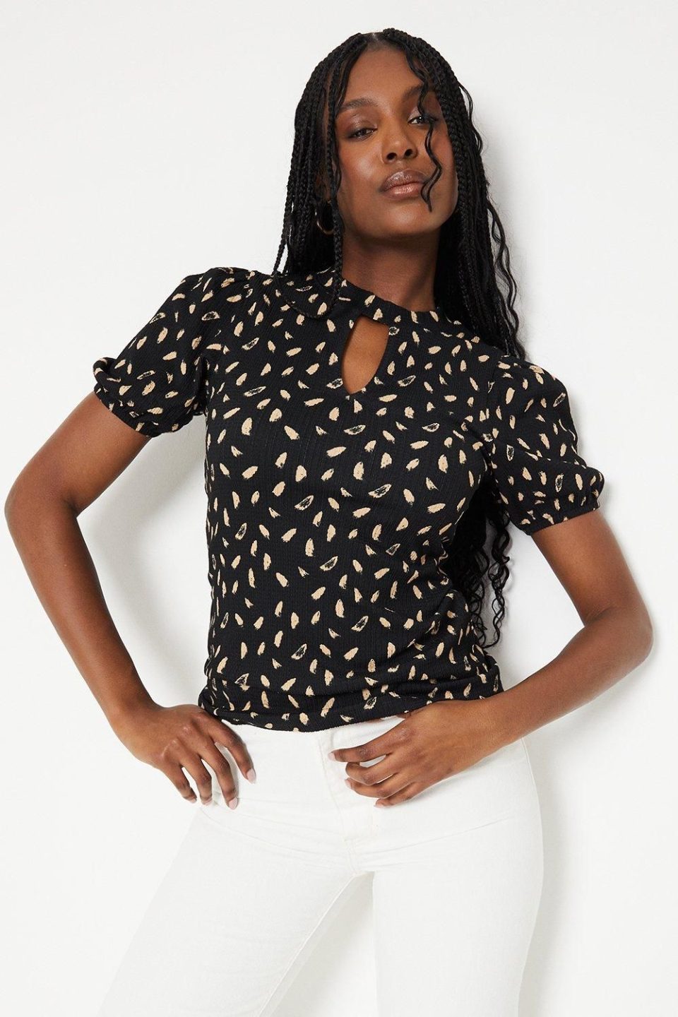 Keyhole Neck With Puff Sleeve Top